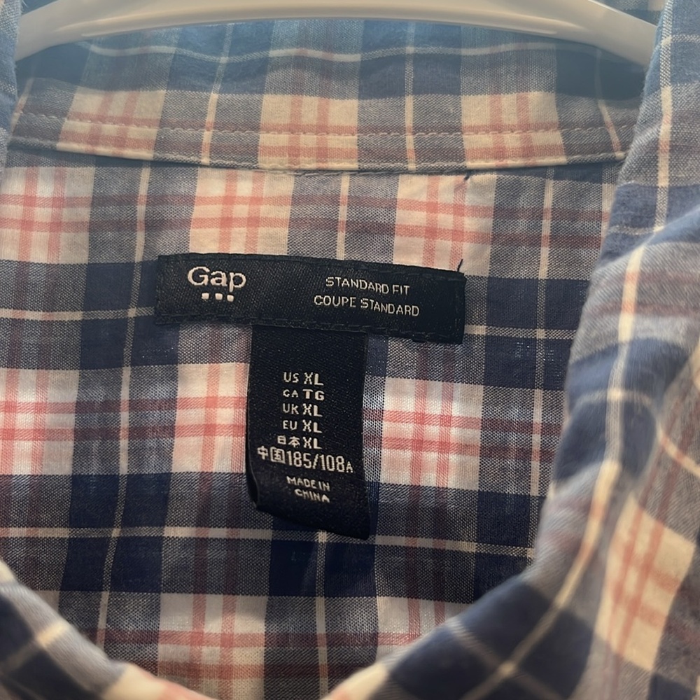 🌸3/$15🌸 Men’s Gap Button Down—Size XL - Picture 3 of 4